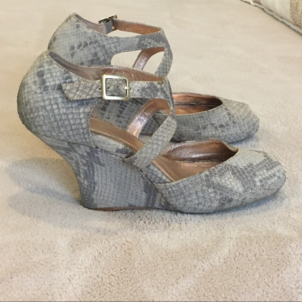 Anthropologie snake print wedges - Picture 4 of 4